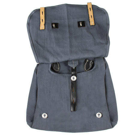 LW M31 breadbag, late war model with black leather